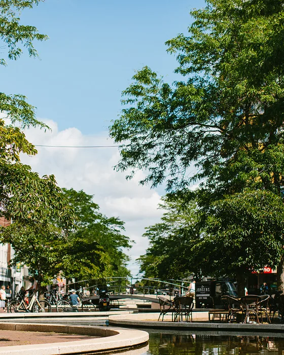Dorpsplein in het werkgebied